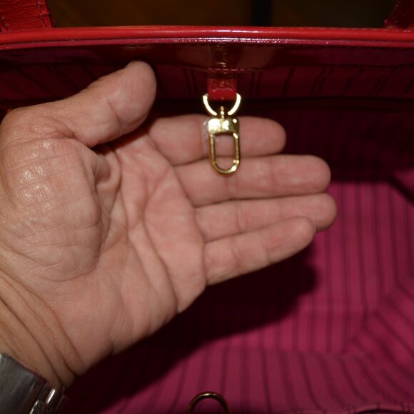 Louis Vuitton Cosmic Blossom in Pink Bubble Gum - Picture 12 of 16